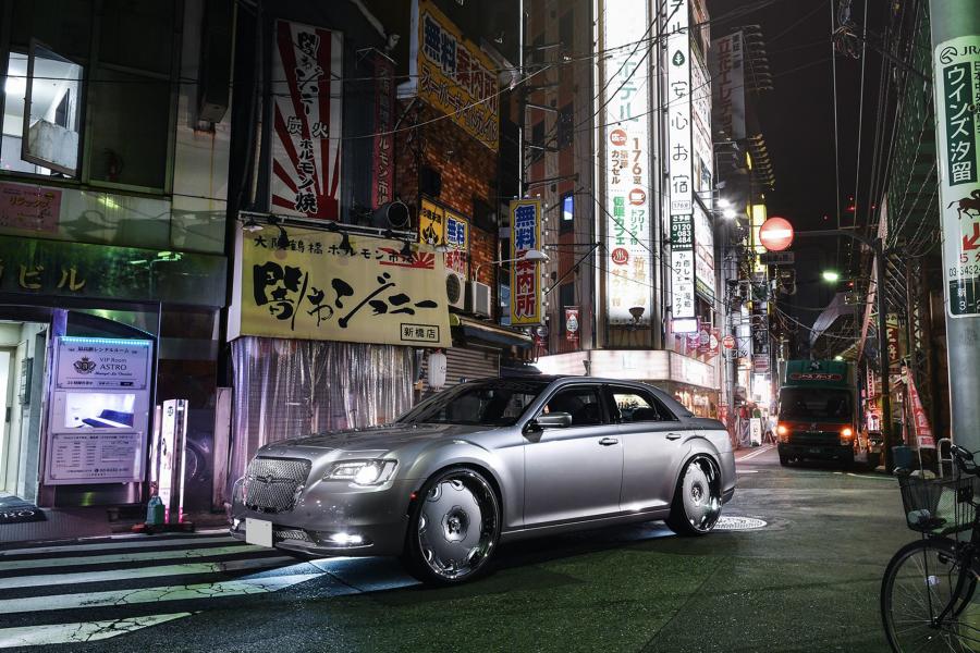  Chrysler 300C on Forgiato Wheels (Fiore) 2018 года  (фото 3 из 5)